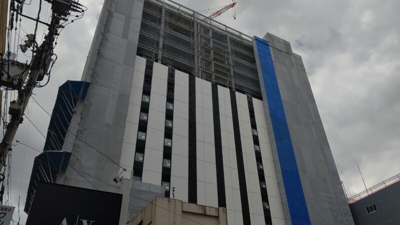 外壁パネルは順調に設置 「ホテルフォルツァ」建設状況 2020年5月