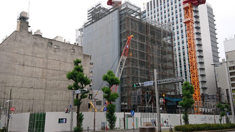 建設はいまだごく一部も都心に存在感 三菱ufj銀行名古屋ビル 新築工事年6月 名古屋 栄日記
