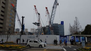 現場にはおびただしい数のクレーン 新中日ビルの建設が本格的に開始 2021年3月