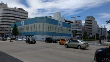 躯体は半分まで・・・「新今池ビル」解体状況2021年7月