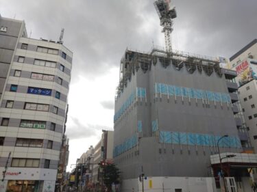 周囲のビルを押しのけて・・・「カゴメ新本社ビル」建設状況　2021年９月