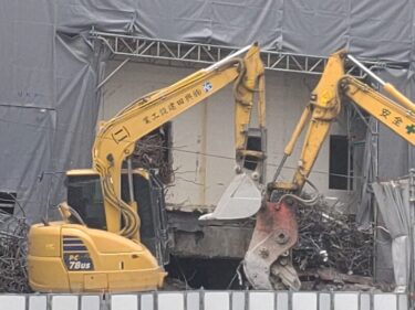 真っ盛り・・・旧「チヨダホテルナゴヤ」解体工事 2021年10月