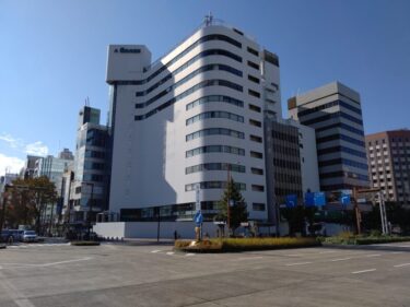 「東急ハンズANNEX店」が閉店 ビルが白い囲いに 2021年11月