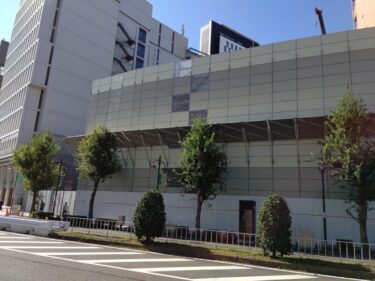 名駅西口・・・2棟の河合塾旧校舎が解体 2021年11月