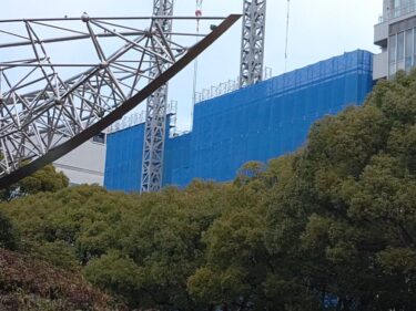久屋大通公園沿いに巨大な壁が出現！？・・・ラグジュアリーホテル「TIAD」建設状況 2022年2月