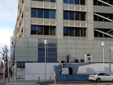 建物に囲いが・・・「りそな名古屋ビル」解体へ 2022年2月