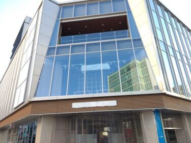 来月オープン 丸栄跡地の商業施設「マルエイガレリア」(【仮称】丸栄跡地再開発)仕上げの工事 2022年2月