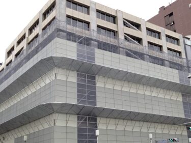 解体はゆっくりと・・・旧「りそな名古屋ビル」2022年3月