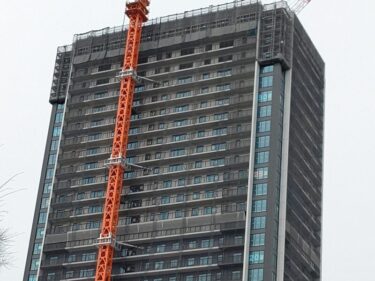 躯体は最上階に・・・「柳ケ瀬グラッスル35」(高島屋南地区再開発)建設状況 2022年4月