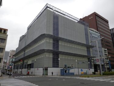 外観がすっぽり・・・「りそな名古屋ビル」解体工事が佳境 2022年5月