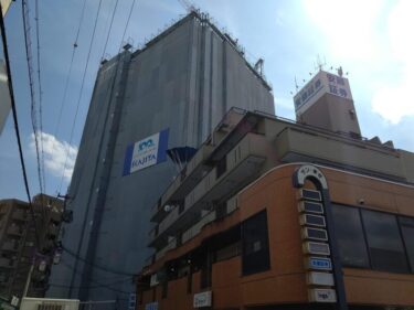 街に大きな存在感・・・「ローレルタワー藤が丘」建設状況 2022年7月