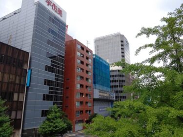 周囲のビルと肩を並べて・・・「ザ・ファインタワー久屋大通」（【仮称】名古屋市中区丸の内三丁目計画）建設状況　2022年７月