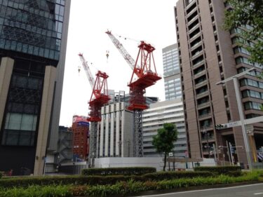 二本の大型クレーンが稼働 間もなく躯体が上昇か！？「名駅四丁目OTプロジェクト」建設工事 2022年7月