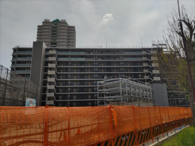 外観はほぼ完成・・・大規模マンション「MID WORD CITY」(【仮称