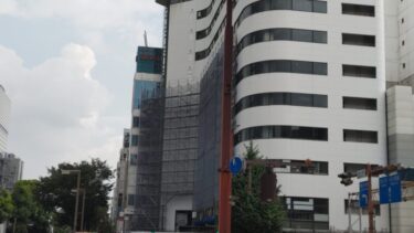 徐々に”足場”が設置・・・「セントラルパークアネックスビル（旧東急ハンズANNEX店）」2023年９月