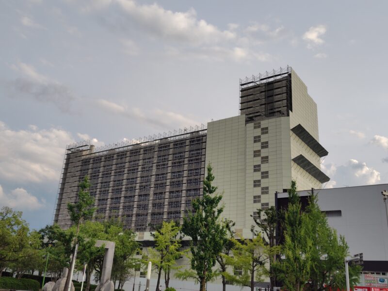 半世紀以上の歴史に幕・・・「東山ビルB棟」解体工事はじまる 2024年7