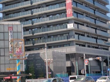 荘厳なエントランスもお目見え・・・「ザ・ファインタワー名古屋今池」（【仮称】名古屋市千種区内山三丁目PRJ）建設状況　2025年8月